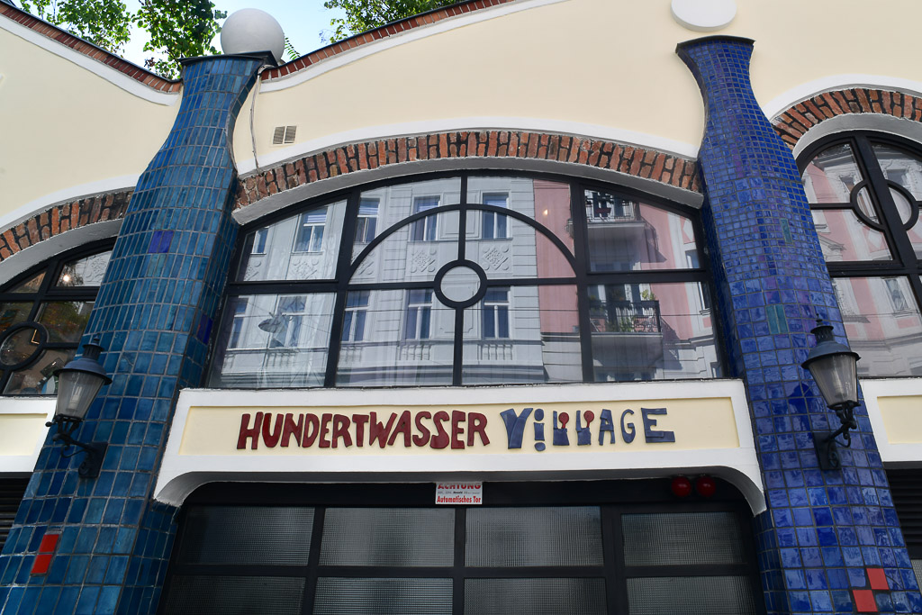 Eingang zum Hundertwasser Village