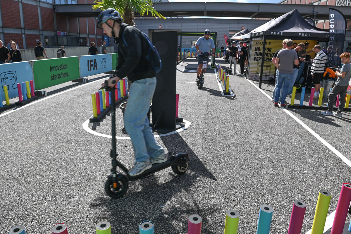 E-Roller auf der Testfläche