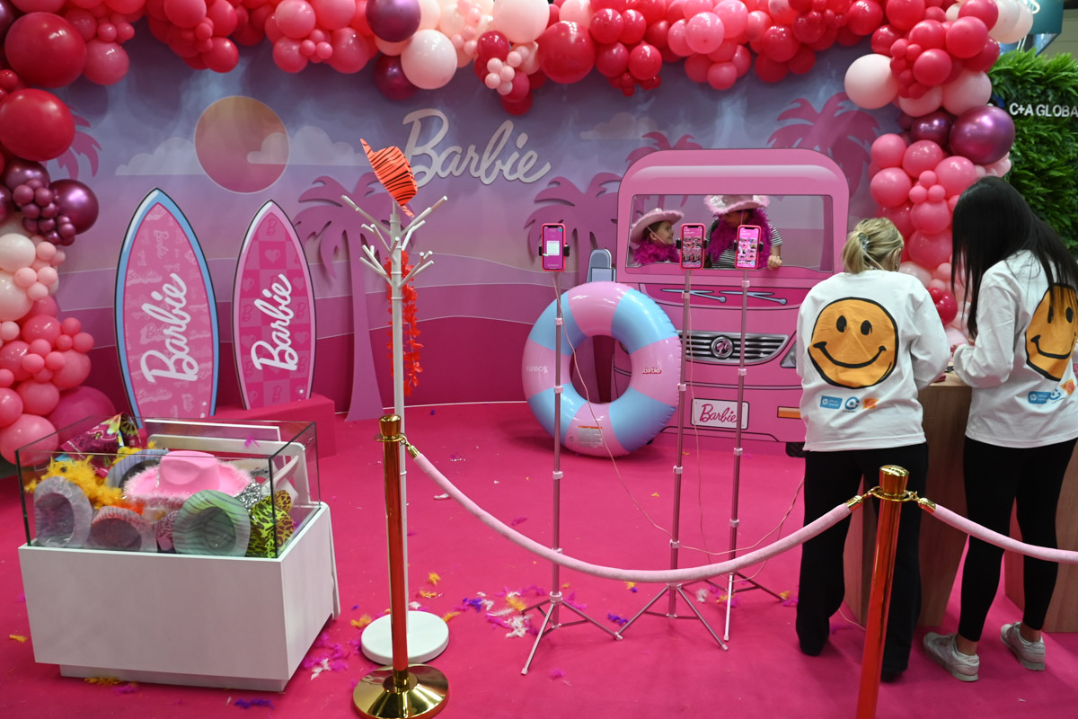 Fotowand im Barbie-Stil