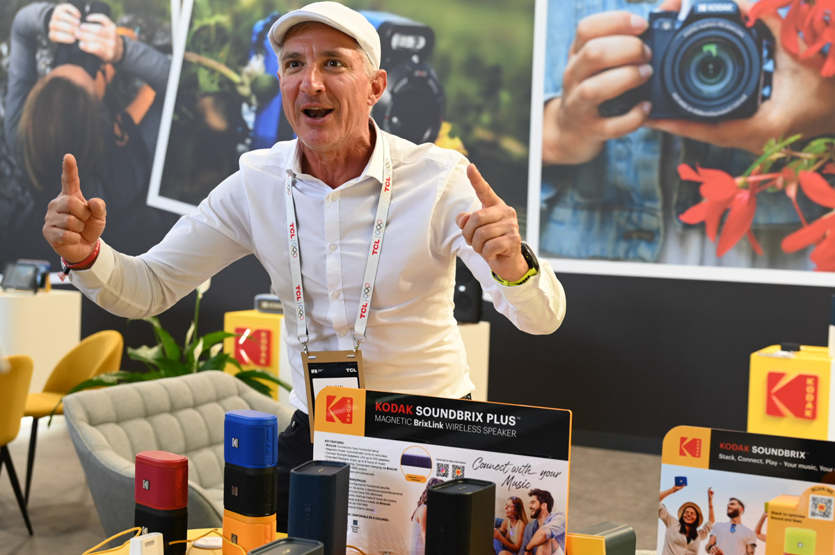 Fotograf am Kodak-Stand