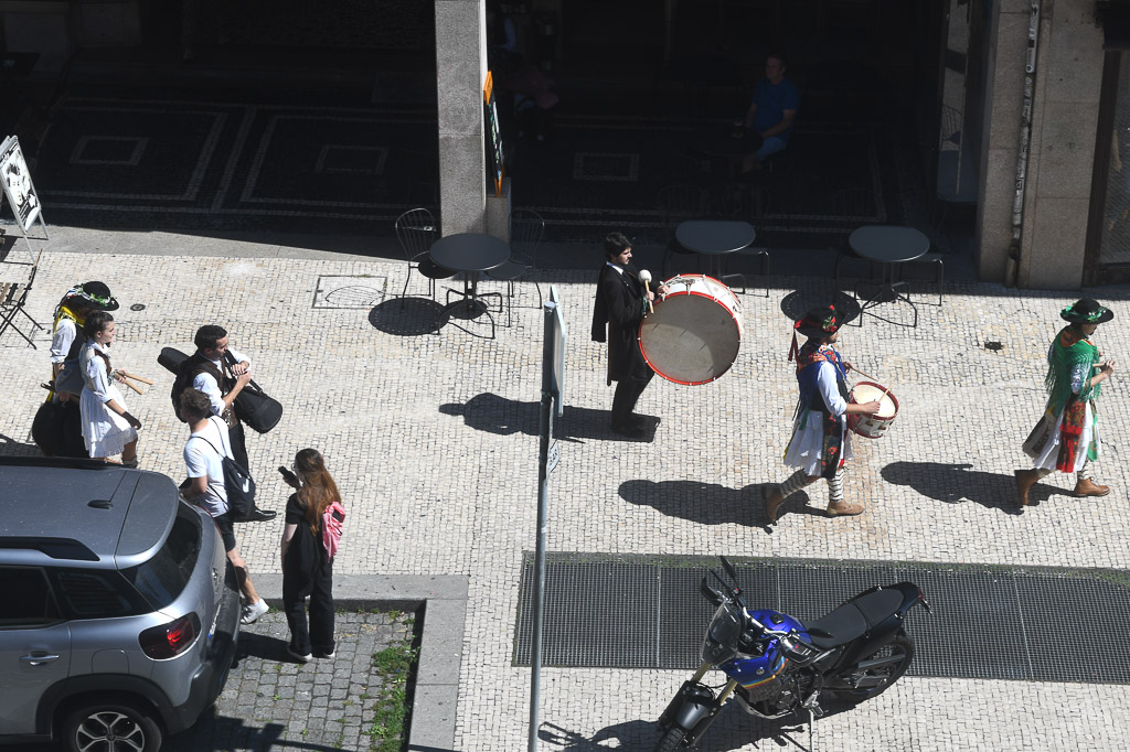 Platz vor der Kirche von oben