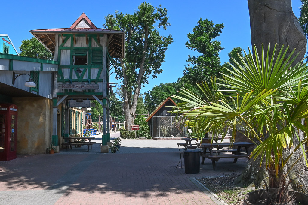 Weg durch den Freizeitpark