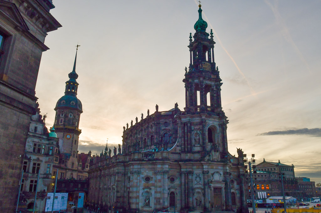 Hofkirche im Abendlicht
