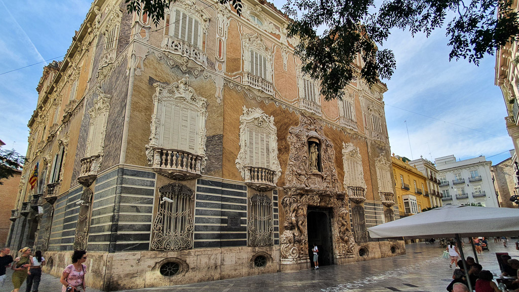 Fassade des Palacio del Marqués de Dos Aguas