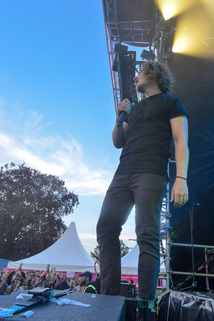 Michael Schulte auf der Fördebühne im Hochformat