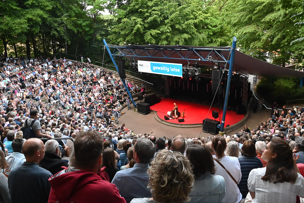 Publikum an der Freilichtbühne Krusenkoppel
