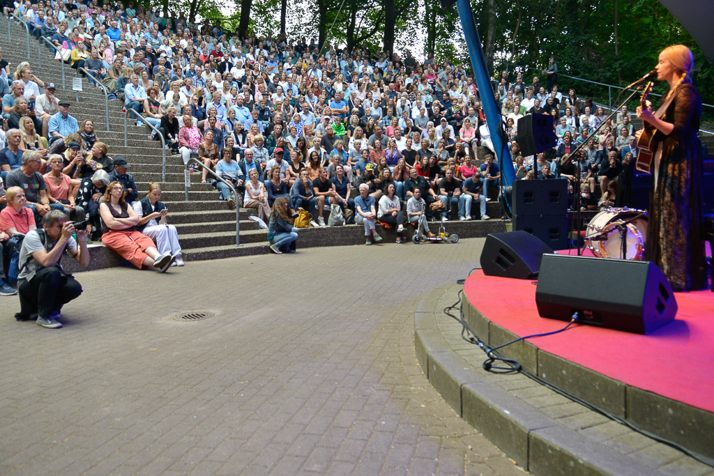Publikum an der Freilichtbühne Krusenkoppel