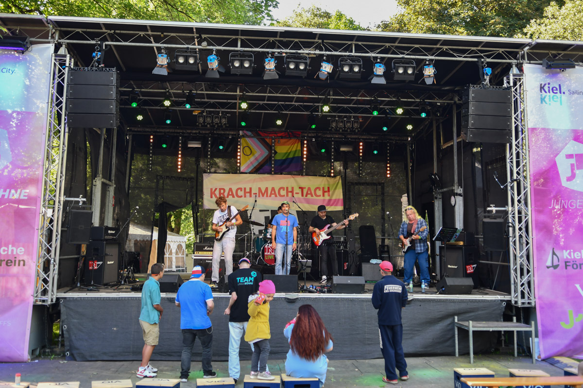 Bühne mit Kinderprogramm