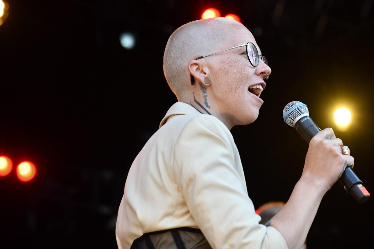 Stefanie Heinzmann bei Pop meets Classic auf der Rathausbühne