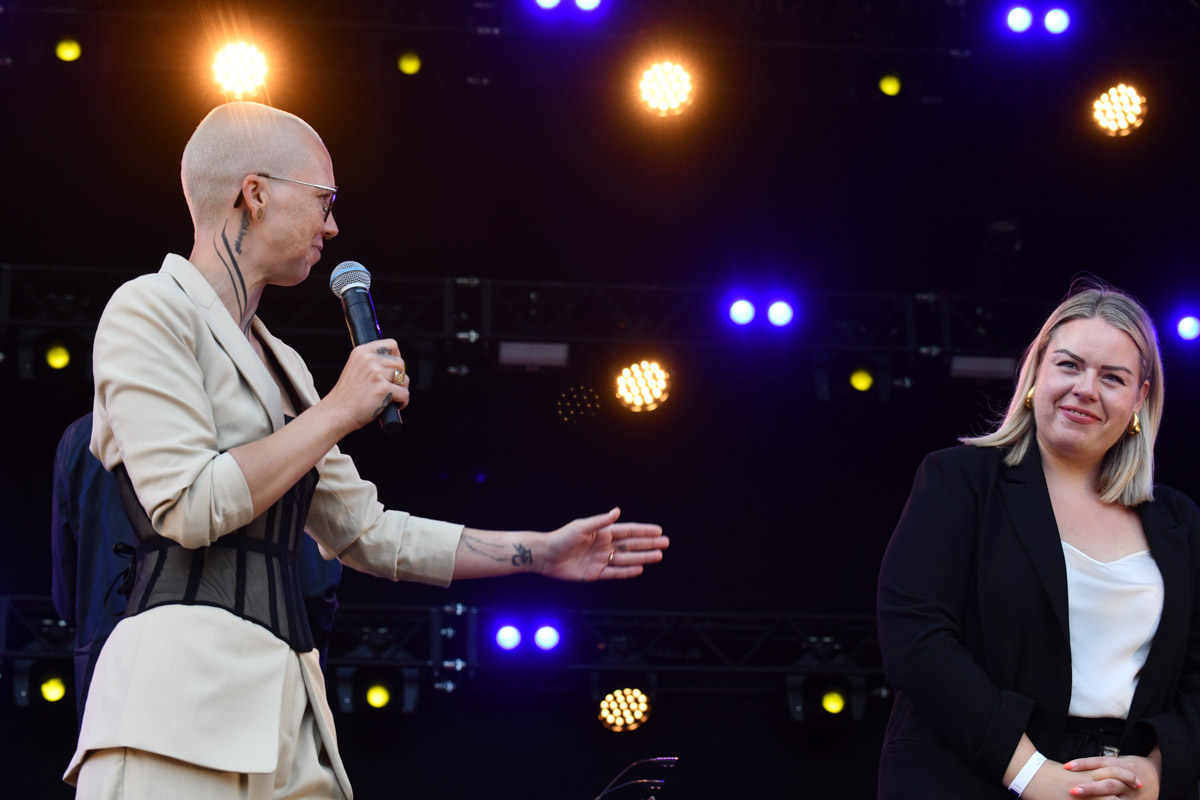 Stefanie Heinzmann bei Pop meets Classic auf der Rathausbühne