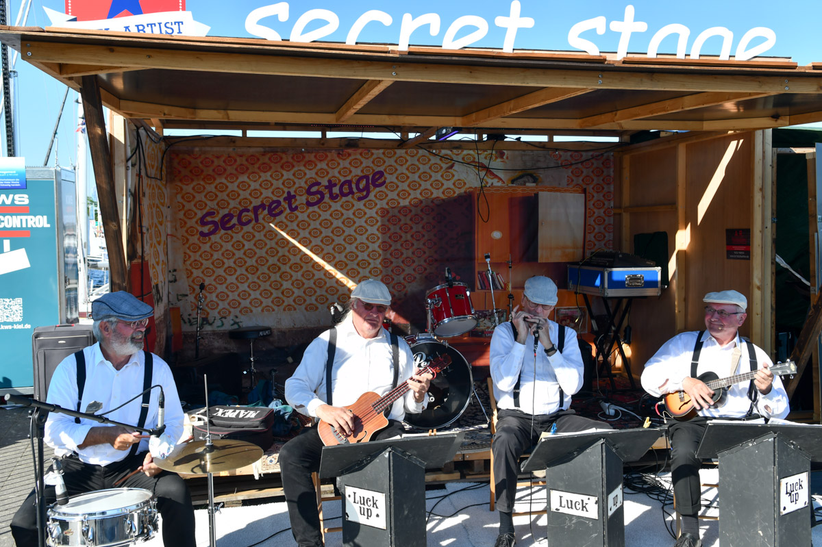 Musiker auf der Secret Stage