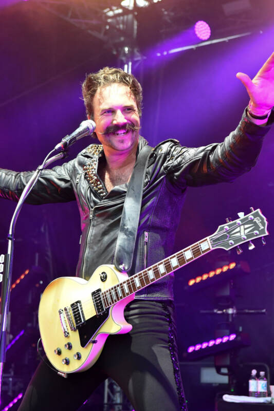 Royal Republic im Radio Bob Rockcamp im Hochformat