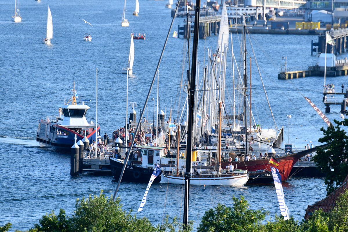 Großsegler im Hafen