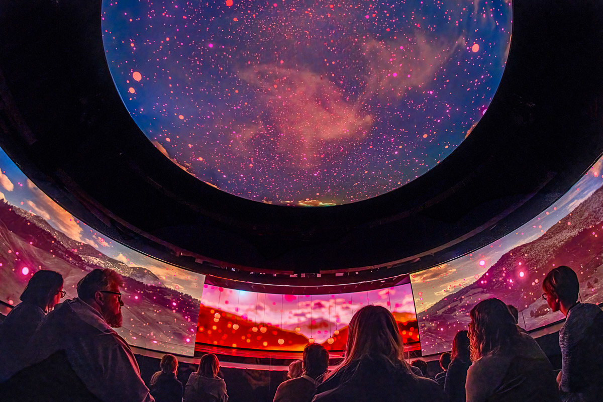 Kuppelkino mit Sternenhimmel