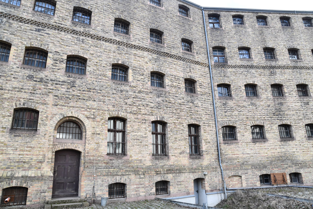 Gebäudefassade mit Fenstern