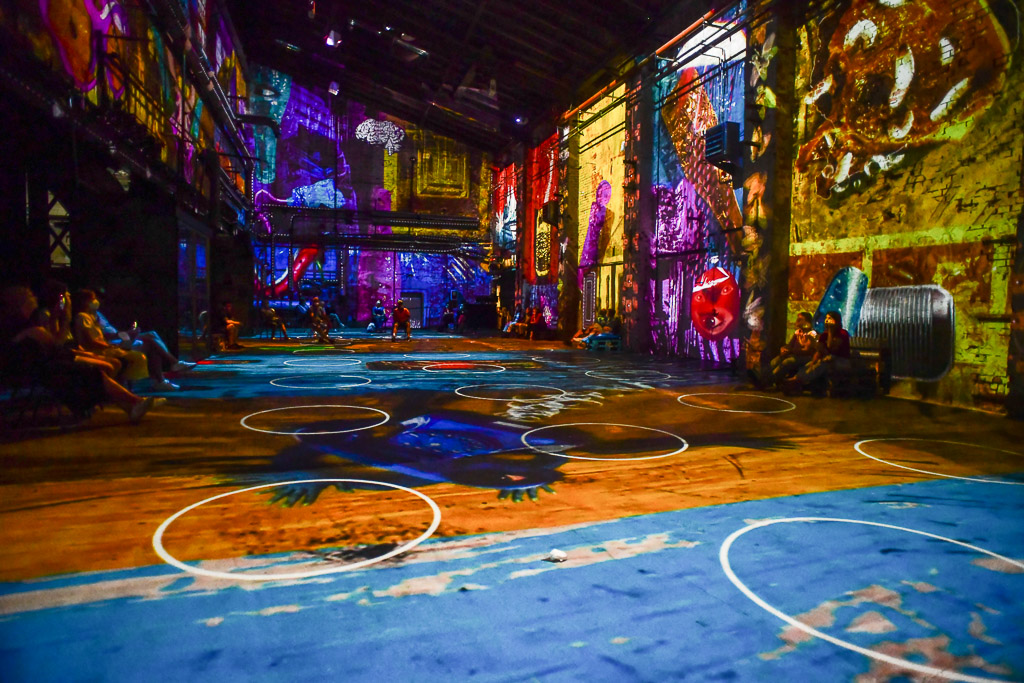 Bunte Projektion INVISIBLE