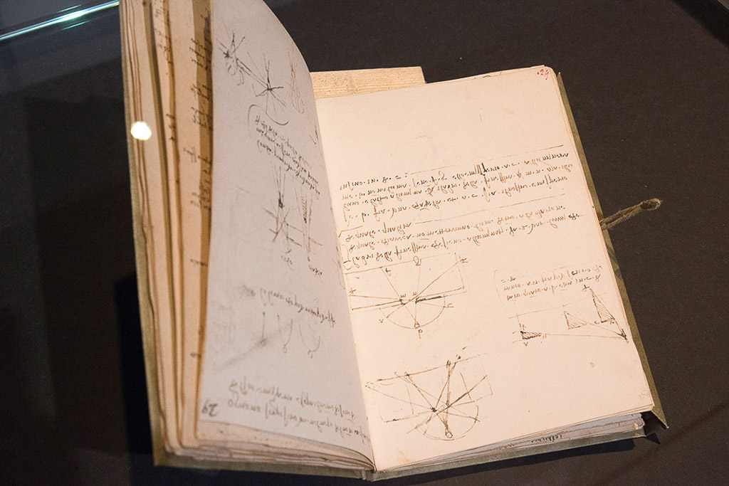 Aufgeschlagenes Notizbuch