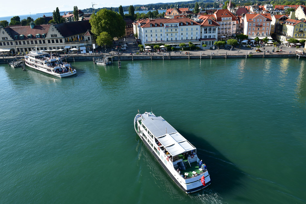 Schiff im Hafen von Lindau im Luftbild