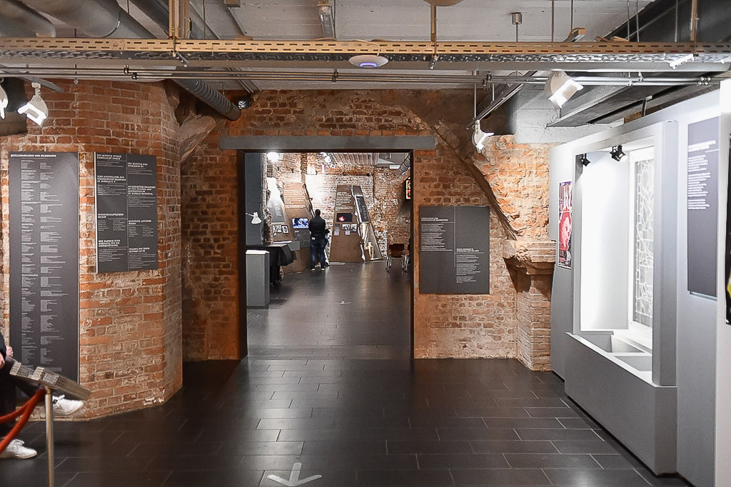 Ausstellungsraum im Kellergewölbe