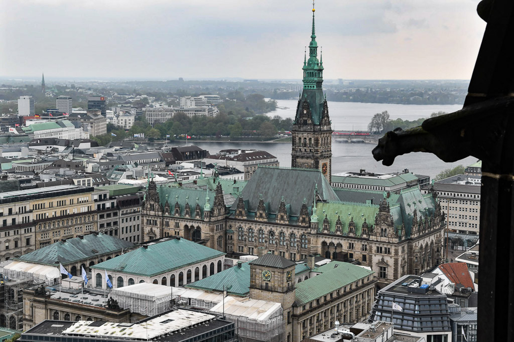 Hamburger Rathaus vom Turm aus gesehen