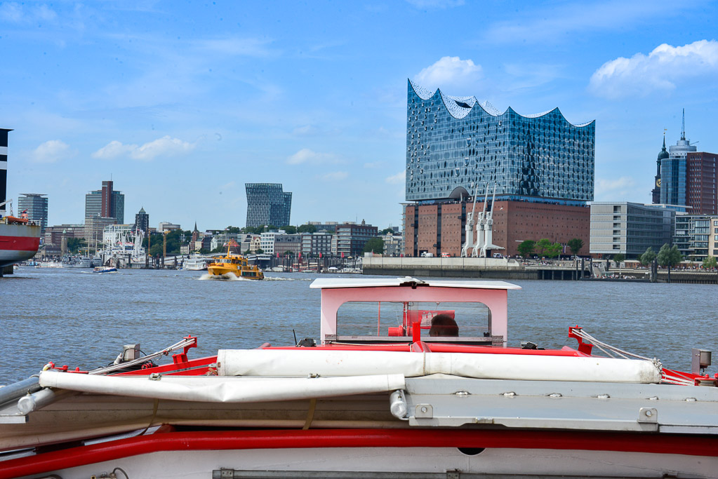 Elbphilharmonie vom Wasser aus