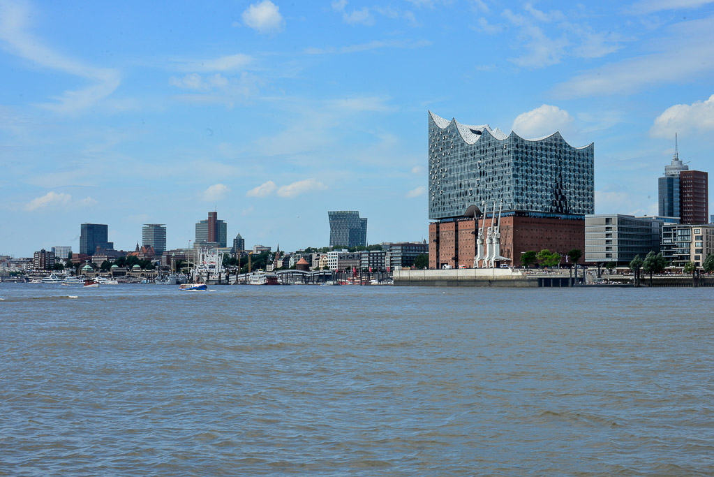 Elbphilharmonie und Hafen