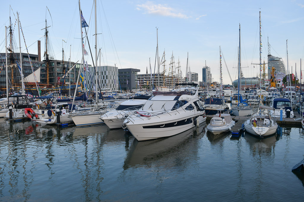 Schiffe im Neuen Hafen