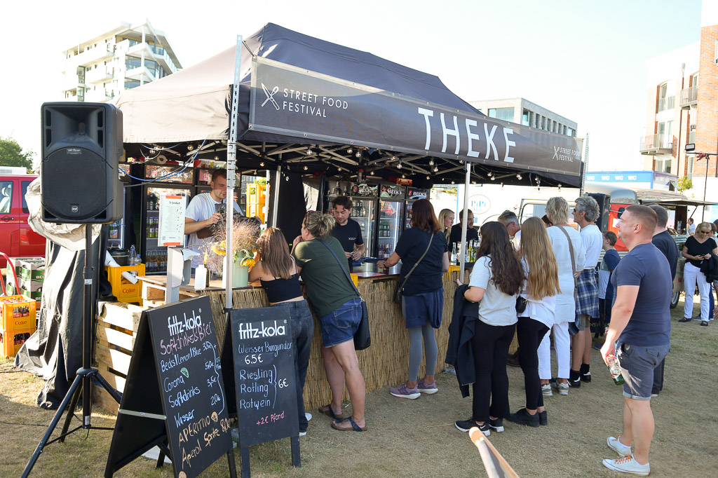 Street-Food-Stände und Grill