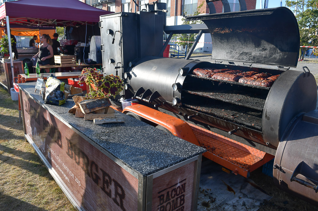 Street-Food-Stände und Grill