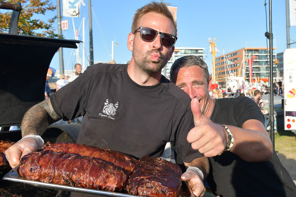 Street-Food-Stände und Grill