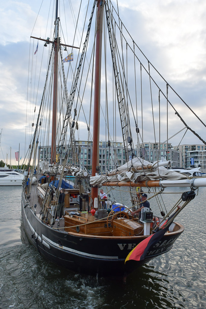 Segelschiff im Hochformat