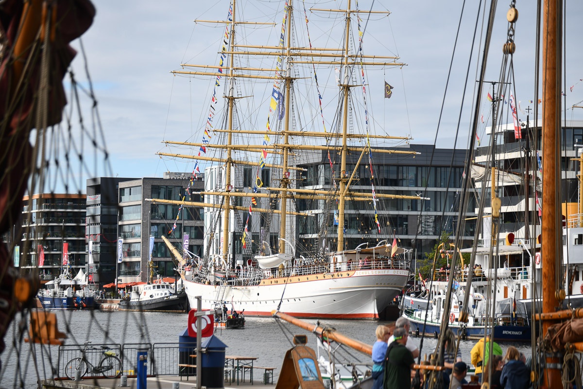 Großsegler im Hafen