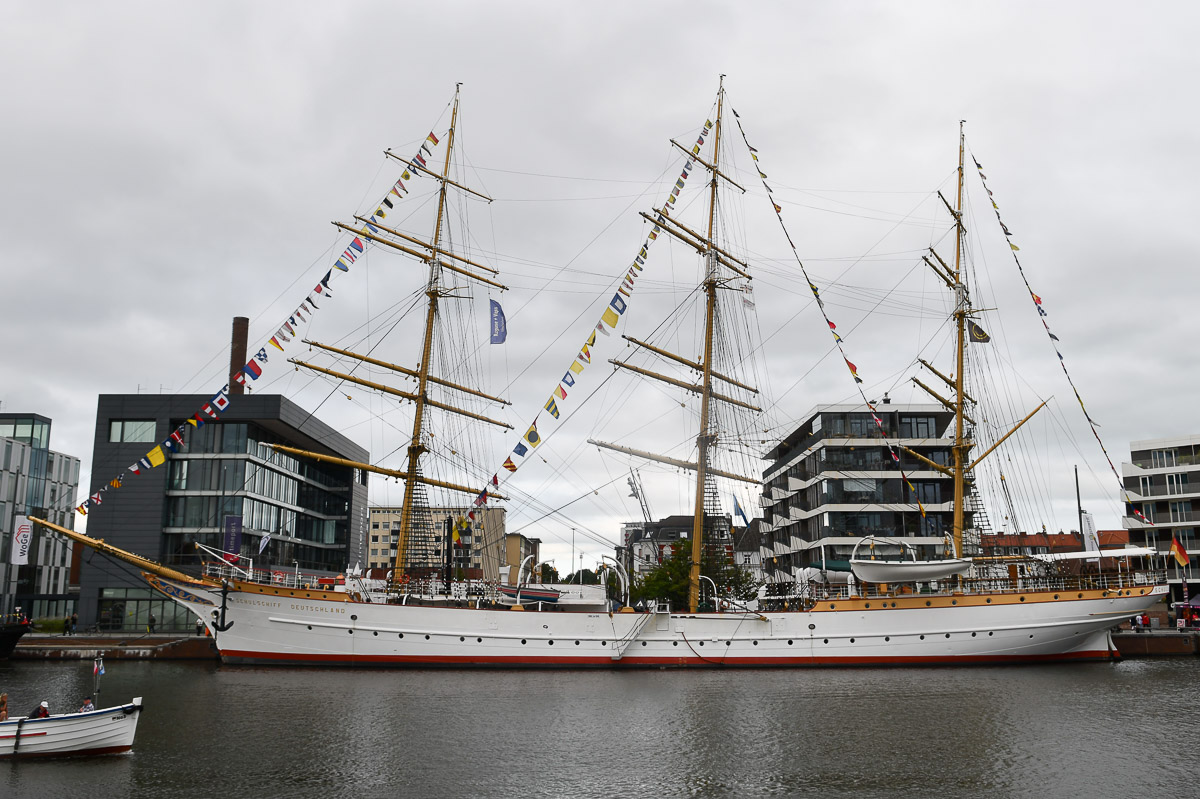Dreimaster im Hafen