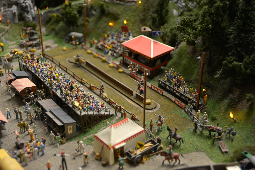 Burg und Tribüne im Modell