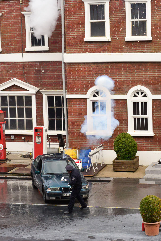 Explosion bei der Stuntshow im Hochformat