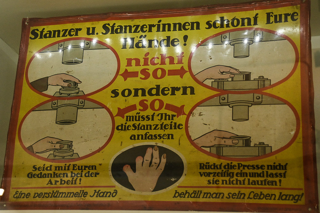 Historisches Plakat zum Arbeitsschutz im Hochformat