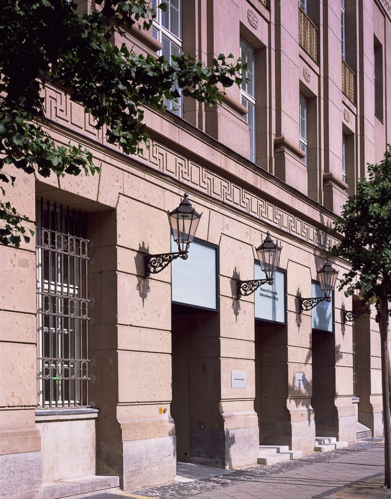Außenansicht des Museums für Fotografie und der Helmut Newton Foundation