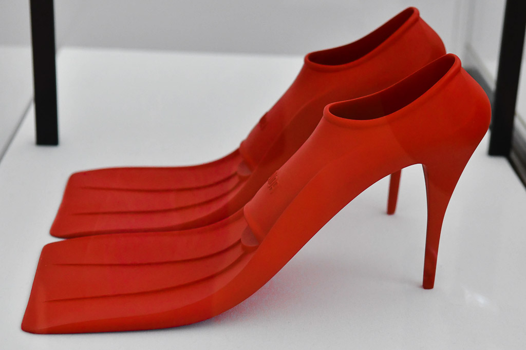 Rote Schuhe als Objekt