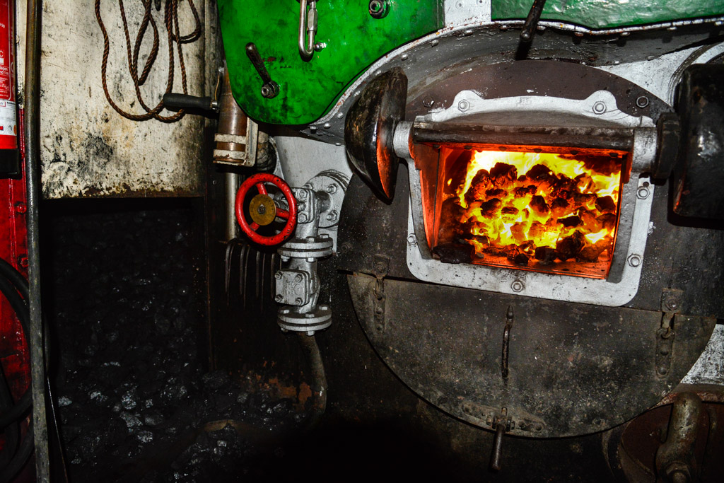 Dampfkessel mit Feuer