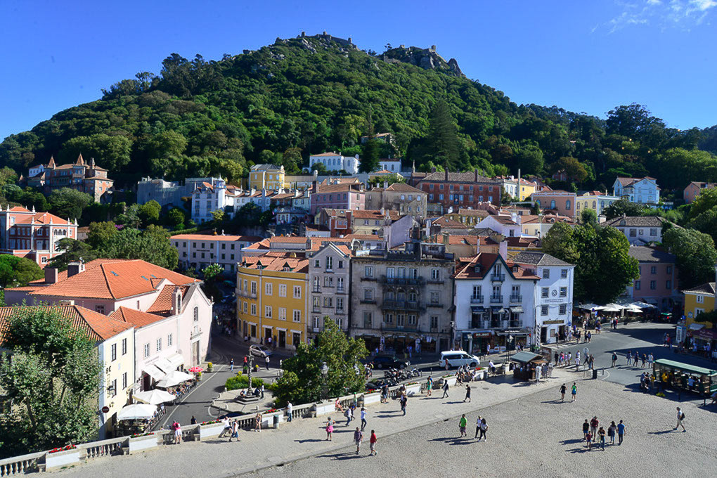 Blick auf Sintra und die Maurenburg