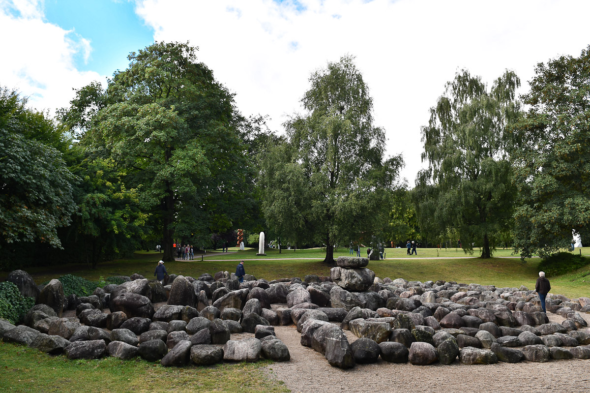 Steinfeld im Skulpturenpark