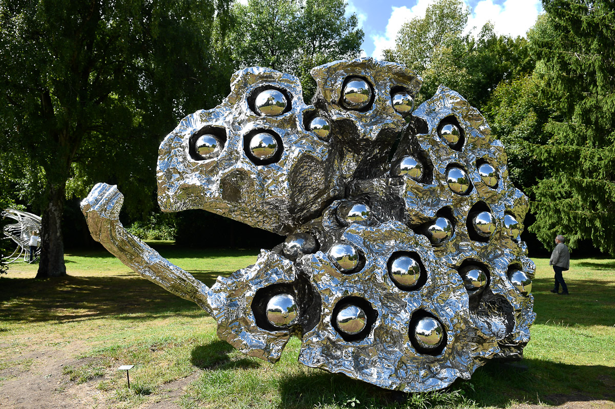 Metallskulptur im Park