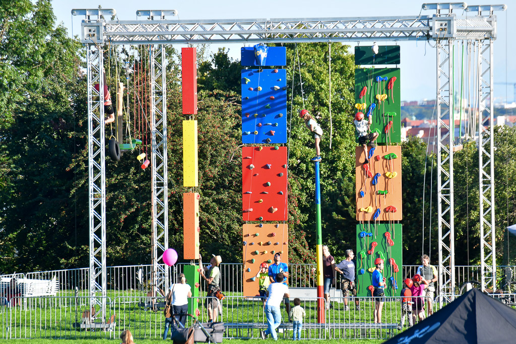Kletterturm im Park