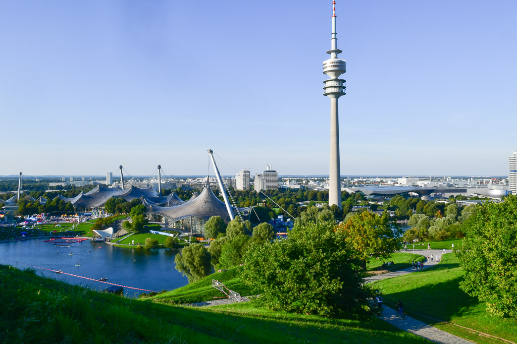 Olympiaturm und Olympiasee