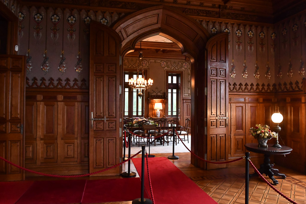 Speisezimmer mit Kronleuchter
