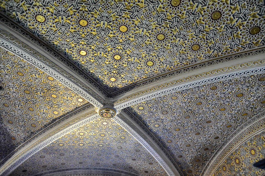 Gewölbedecke mit Mustern