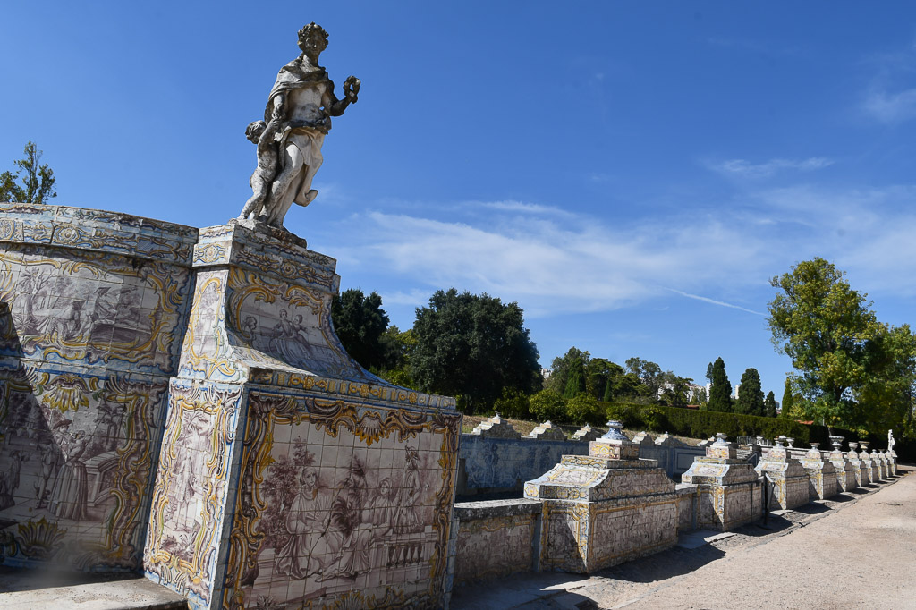 Statue am Gartenkanal