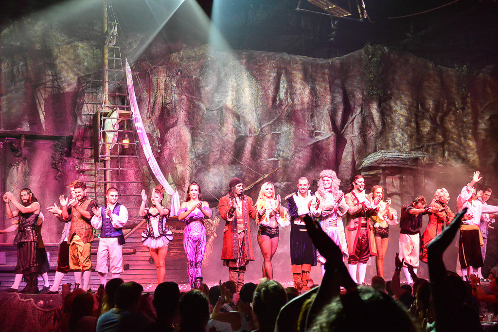 Ensemble beim Applaus