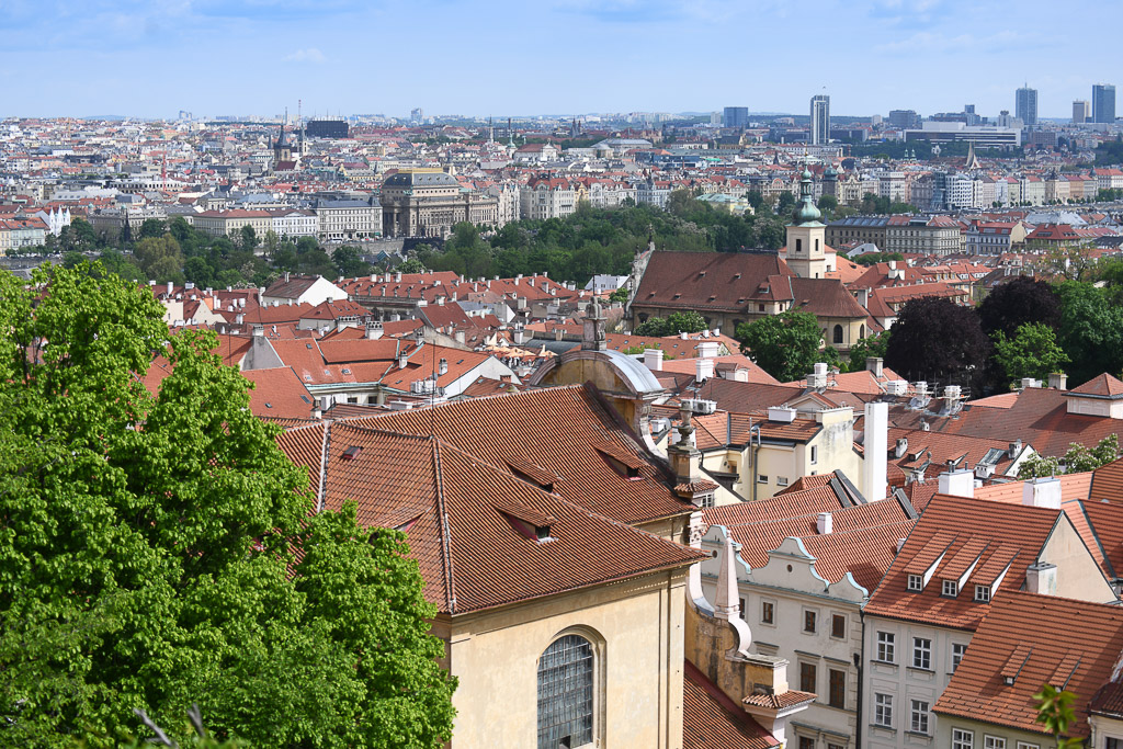 Blick auf die Dächer von Prag