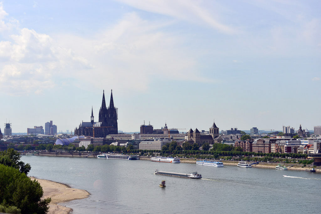 Blick auf Rhein und Dom